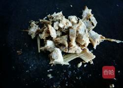 咸鱼肉末粉丝煲的做法图解5