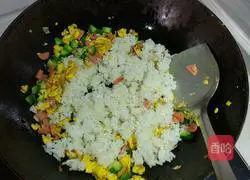 Illustration of how to make fragrant egg fried rice 6