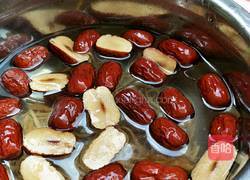 太子参猪骨汤的做法图解3