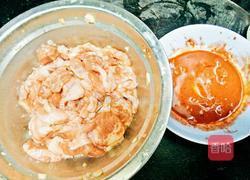 乳香莲藕炒猪颈肉的做法图解1