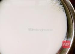 牛奶谷粒玉米片的做法图解3