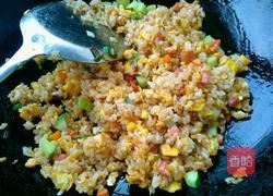 扬州炒饭的做法图解13