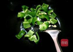 圆椒炒鸭血的做法图解4