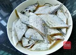 糖醋带鱼的做法图解1