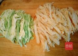 圆白菜鸡蛋炒饼的做法图解1