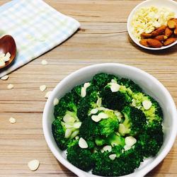 杏仁西兰花的做法[图]