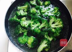 杏仁西兰花的做法图解2