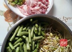 蒸面条的做法图解2