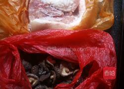 香菇青椒小炒肉的做法图解1