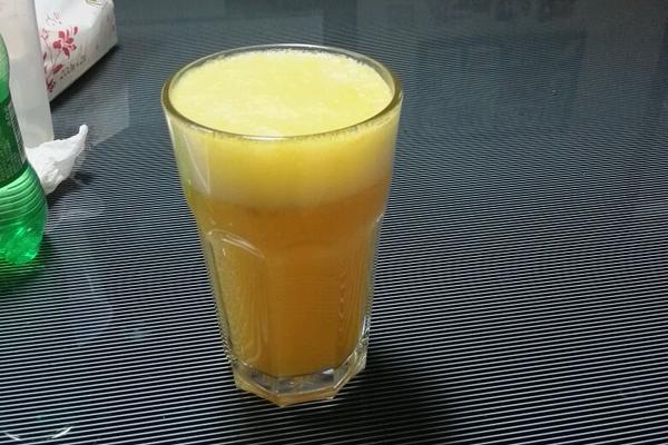  青柠橘子气泡水