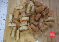 黄瓜拌油条的做法图解2