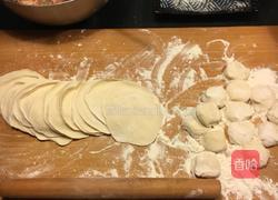 猪肉、青虾、玉米粒、香葱馅饺子的做法图解4