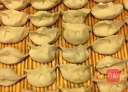 猪肉、青虾、玉米粒、香葱馅饺子的做法图解5