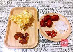 桃胶红枣银耳羹的做法图解1