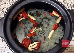 桃胶红枣银耳羹的做法图解6
