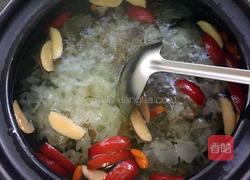 桃胶红枣银耳羹的做法图解8