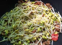 豆芽炒肉的做法图解6