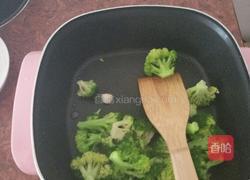 鲍汁西兰花的做法图解2