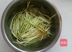 凉拌西葫芦的做法图解2