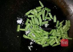 四季豆橄榄菜炒叉烧肉的做法图解3