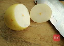 冰糖炖雪梨的做法图解2