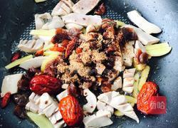 桂圆红枣枸杞爆炒猪腰花的做法图解4