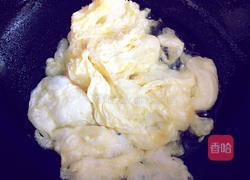 韭苔炒鸡蛋的做法图解3