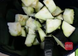 蚝油茄丁的做法图解2
