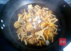 素炒黄丝菌的做法图解3