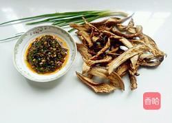 辣酱蒸茄干的做法图解1