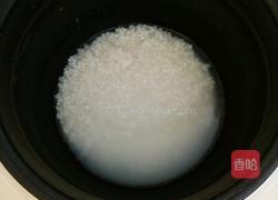 芝士香肠焗饭的做法图解1