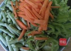 姜豆角炒火腿肠的做法图解1