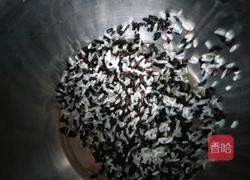 紫米粥的做法图解2