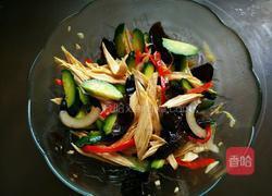 黄瓜木耳拌腐竹的做法图解7