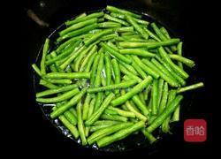 清炒长豆角的做法图解3