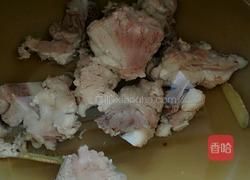 胡萝卜山药排骨汤的做法图解6