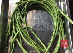  凉拌长豆角的做法图解1