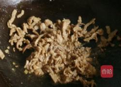 肉丝炒玫瑰大头菜的做法图解3