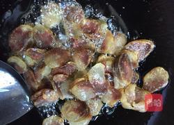 洋葱炒腊肠的做法图解6