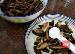 肉丝炒杂菇的做法图解2