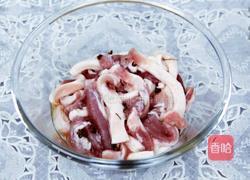 小酥肉蒸干豇豆的做法图解1