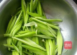 清炒百合花的做法图解3