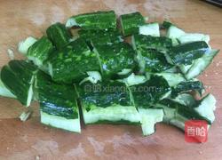 凉拌黄瓜的做法图解1