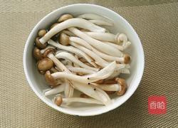 海鲜丸子蔬菜汤的做法图解1