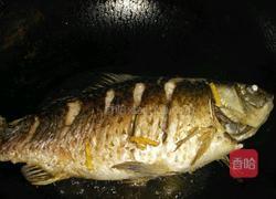 豆瓣鲫鱼的做法图解3