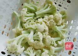 炝拌菜花的做法图解1