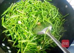 青椒炒红薯杆的做法图解6