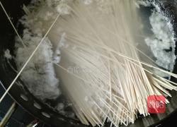 肉丝鸡蛋面的做法图解4