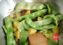 土豆炖豆角的做法图解7