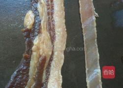 腊肉炒紫扁豆的做法图解2